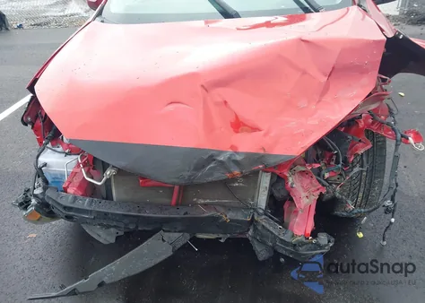 2016 Toyota Corolla Le z USA, uszkodzony, nr VIN 2T1BURHE8GC493167